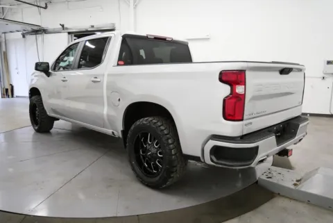 More photos of 2021 Chevrolet Silverado 1500 RST at Chillicothe Truck, OH