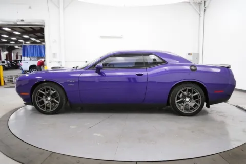 More photos of 2016 Dodge Challenger R/T at Chillicothe Truck, OH