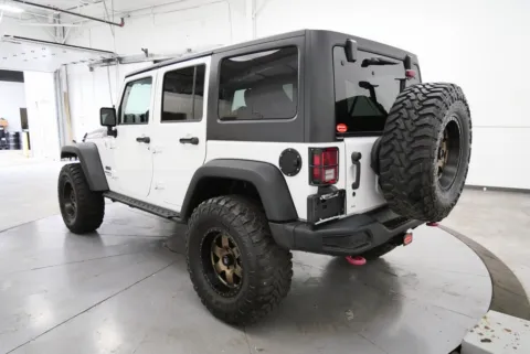 More photos of 2017 Jeep Wrangler Unlimited Rubicon Recon at Chillicothe Truck, OH