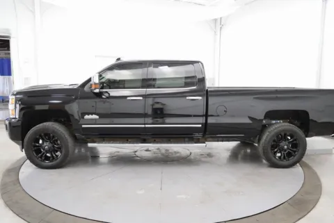 More photos of 2019 Chevrolet Silverado 3500HD High Country at Chillicothe Truck, OH