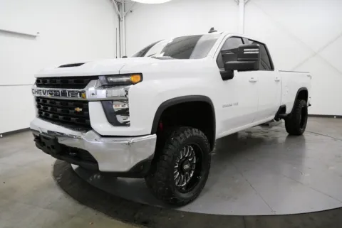 Another view of 2020 Chevrolet Silverado 2500HD LT for sale in Chillicothe, OH at Chillicothe Truck