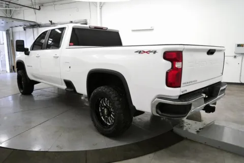 More photos of 2020 Chevrolet Silverado 2500HD LT at Chillicothe Truck, OH