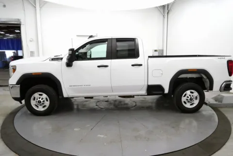 More photos of 2021 GMC Sierra 2500HD at Chillicothe Truck, OH
