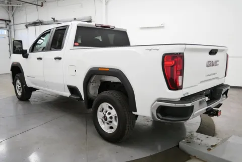 More photos of 2021 GMC Sierra 2500HD at Chillicothe Truck, OH