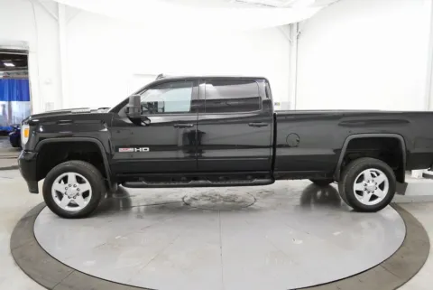 More photos of 2018 GMC Sierra 2500HD SLT at Chillicothe Truck, OH
