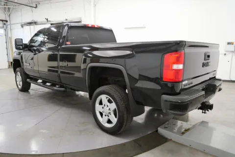 More photos of 2018 GMC Sierra 2500HD SLT at Chillicothe Truck, OH