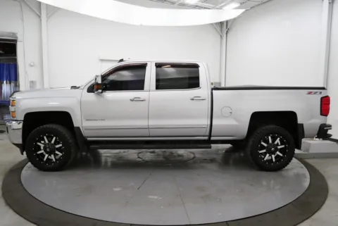 More photos of 2015 Chevrolet Silverado 2500HD LTZ at Chillicothe Truck, OH