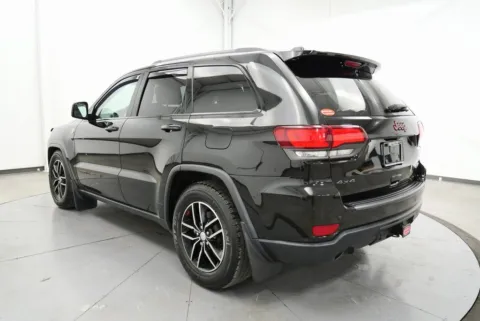 More photos of 2018 Jeep Grand Cherokee Trailhawk at Chillicothe Truck, OH