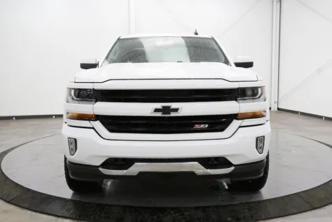 Photos of 2017 Chevrolet Silverado 1500 LT for sale in Chillicothe, OH at Chillicothe Truck