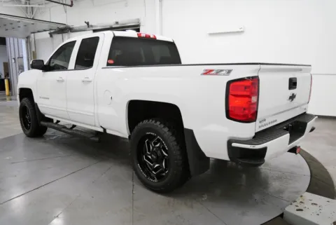 More photos of 2017 Chevrolet Silverado 1500 LT at Chillicothe Truck, OH