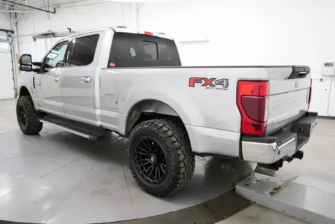 More photos of 2021 Ford F-250SD Lariat at Chillicothe Truck, OH