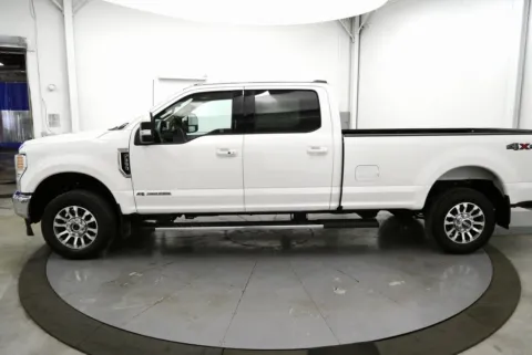 More photos of 2022 Ford F-350SD Lariat at Chillicothe Truck, OH