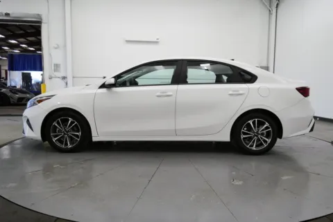 More photos of 2022 Kia Forte LXS at Chillicothe Truck, OH