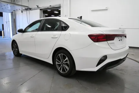 More photos of 2022 Kia Forte LXS at Chillicothe Truck, OH