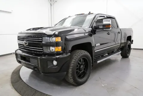 Another view of 2017 Chevrolet Silverado 2500HD High Country for sale in Chillicothe, OH at Chillicothe Truck