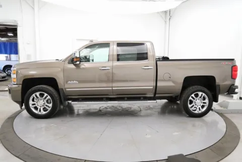 More photos of 2015 Chevrolet Silverado 2500HD High Country at Chillicothe Truck, OH