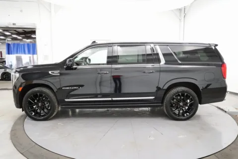More photos of 2022 GMC Yukon XL Denali at Chillicothe Truck, OH