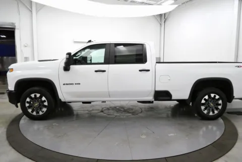 More photos of 2021 Chevrolet Silverado 2500HD Custom at Chillicothe Truck, OH