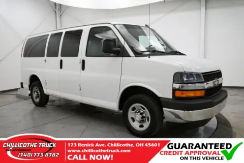 White 2017 Chevrolet Express 2500 LT for sale in Chillicothe, OH