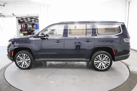 More photos of 2022 Jeep Grand Wagoneer Series III at Chillicothe Truck, OH