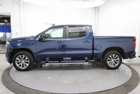 More photos of 2021 Chevrolet Silverado 1500 RST at Chillicothe Truck, OH