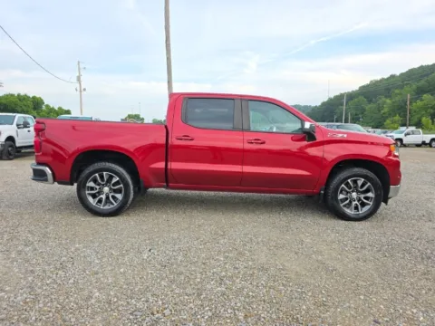 More photos of 2022 Chevrolet Silverado 1500 LT at Chillicothe Truck, OH