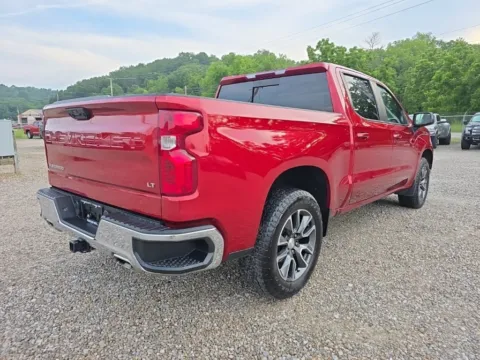 More photos of 2022 Chevrolet Silverado 1500 LT at Chillicothe Truck, OH