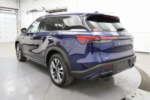 More photos of 2023 INFINITI QX60 LUXE at Chillicothe Truck, OH