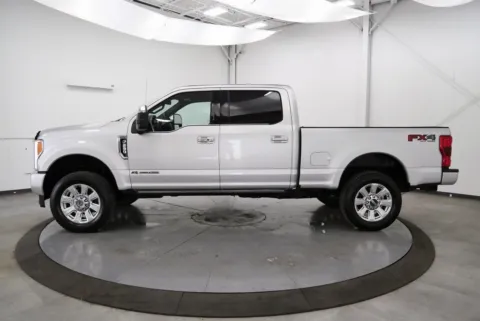 More photos of 2019 Ford F-250SD Platinum at Chillicothe Truck, OH