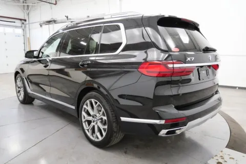 More photos of 2022 BMW X7 xDrive40i at Chillicothe Truck, OH