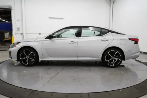 More photos of 2023 Nissan Altima 2.5 SR at Chillicothe Truck, OH