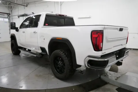 More photos of 2021 GMC Sierra 2500HD SLT at Chillicothe Truck, OH