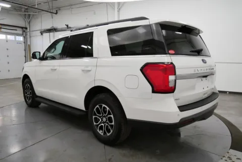 More photos of 2022 Ford Expedition XLT at Chillicothe Truck, OH