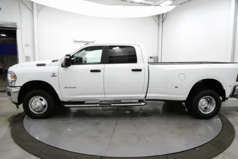 More photos of 2024 Ram 3500 Big Horn at Chillicothe Truck, OH