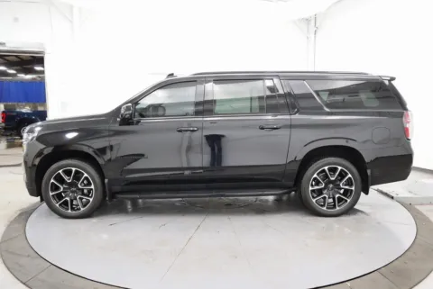 More photos of 2022 Chevrolet Suburban RST at Chillicothe Truck, OH