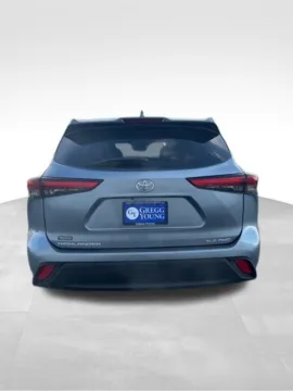 More photos of 2021 Toyota Highlander XLE at Gregg Young Buick GMC Indianola, IA