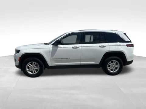Another view of 2023 Jeep Grand Cherokee Laredo for sale in Indianola, IA at Gregg Young Buick GMC Indianola