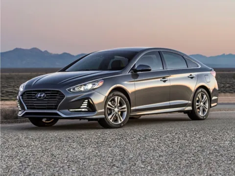 Gray 2018 Hyundai Sonata SE for sale in Indianola, IA