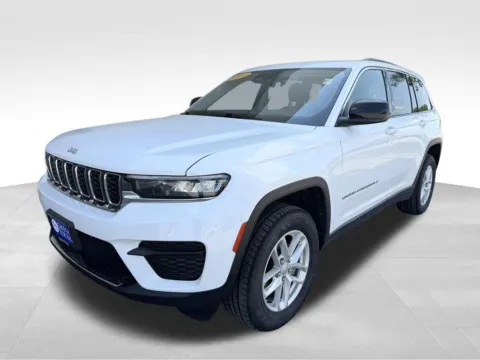 Another view of 2023 Jeep Grand Cherokee Laredo for sale in Indianola, IA at Gregg Young Buick GMC Indianola