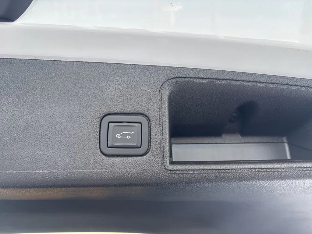 2024 Gmc Terrain SLT photo 4