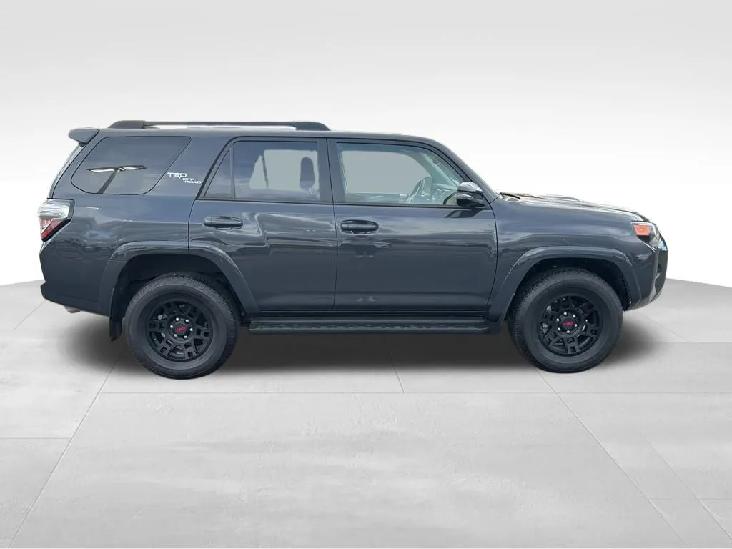 2024 Toyota 4Runner TRD Off-Road Premium photo 2