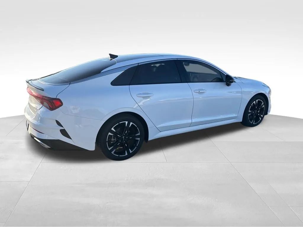 2023 Kia K5 GT-Line photo 2