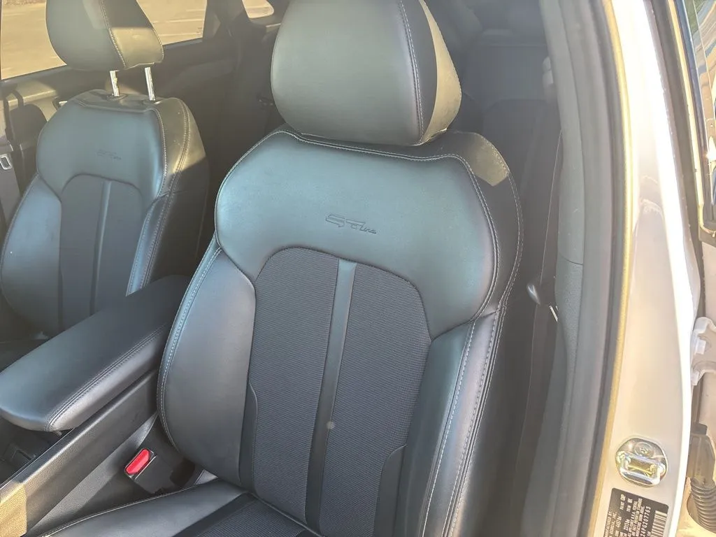 2023 Kia K5 GT-Line photo 4