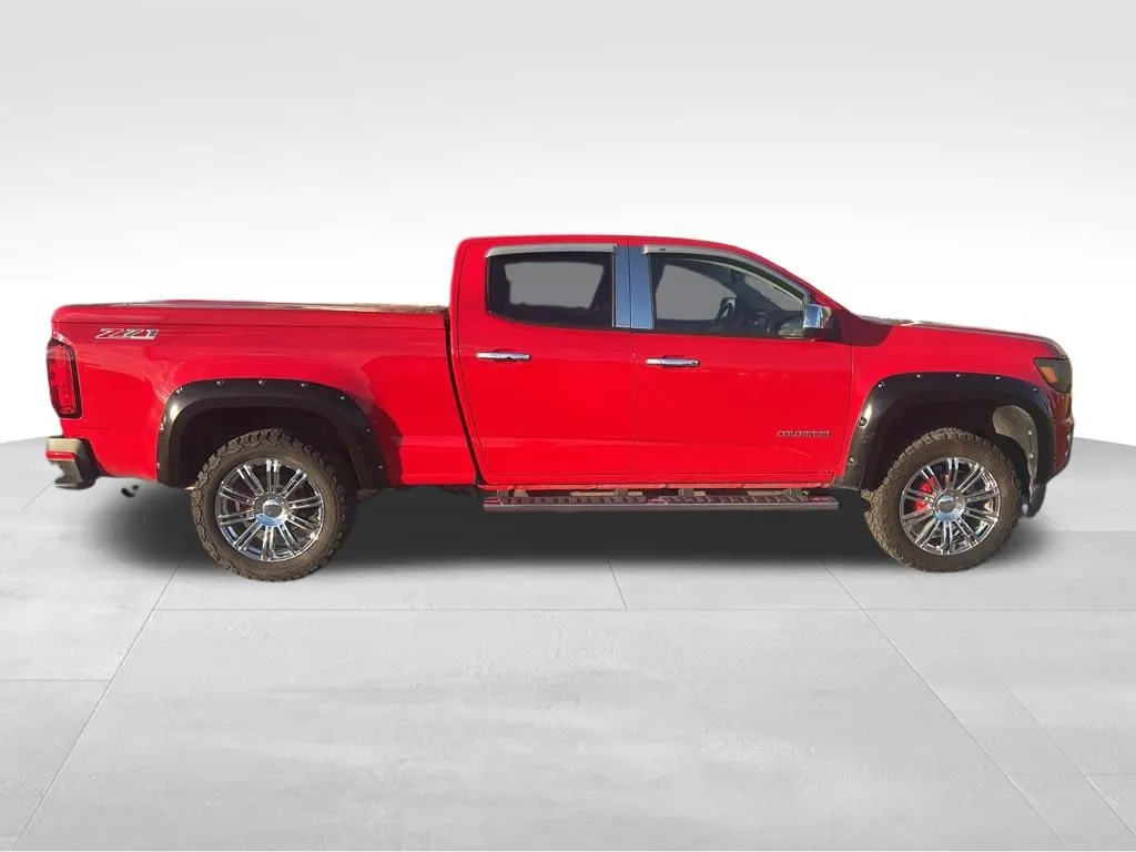 2015 Chevrolet Colorado Z71 photo 3