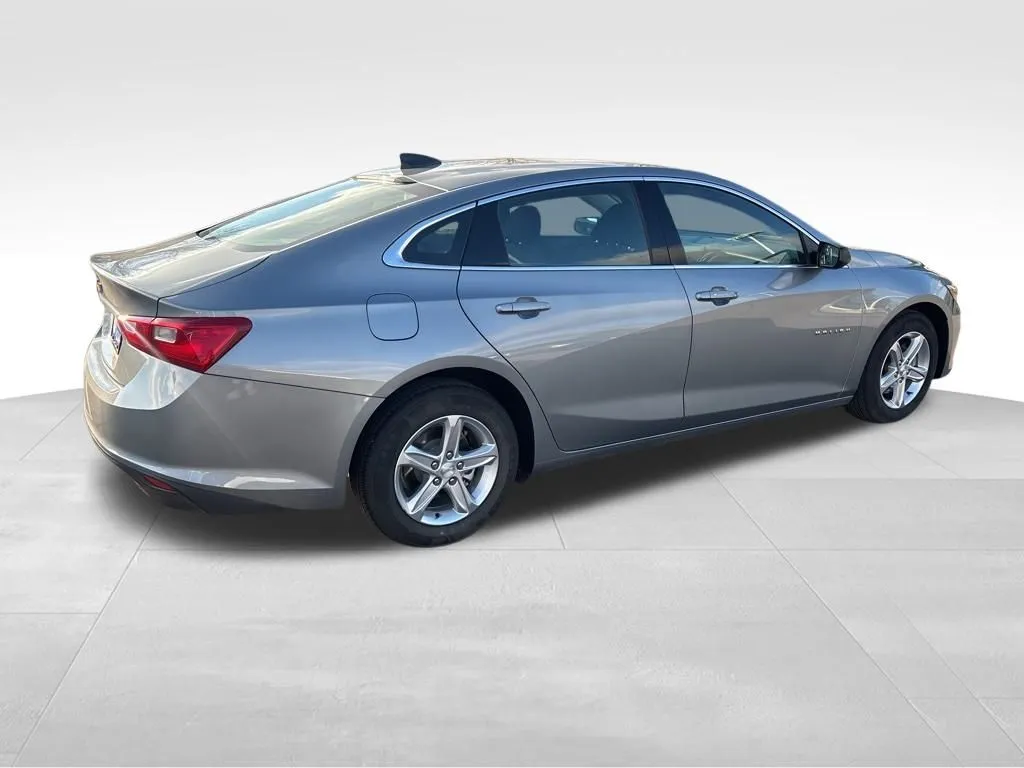 2024 Chevrolet Malibu LS photo 3