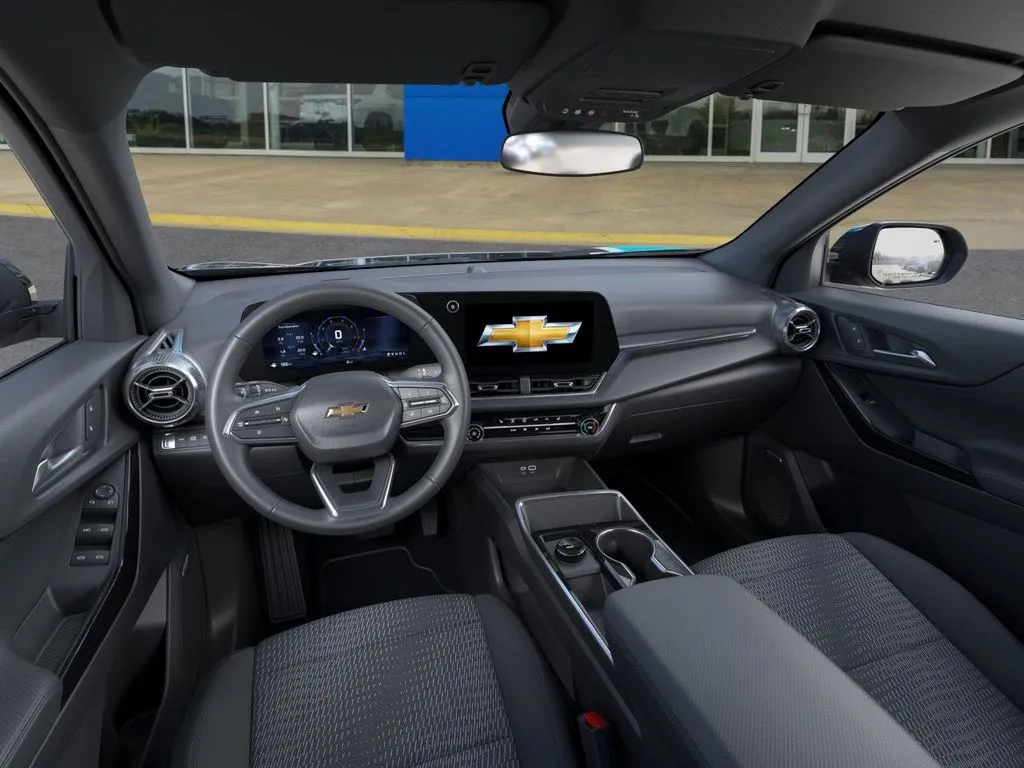 2026 Chevrolet Equinox LT photo 4
