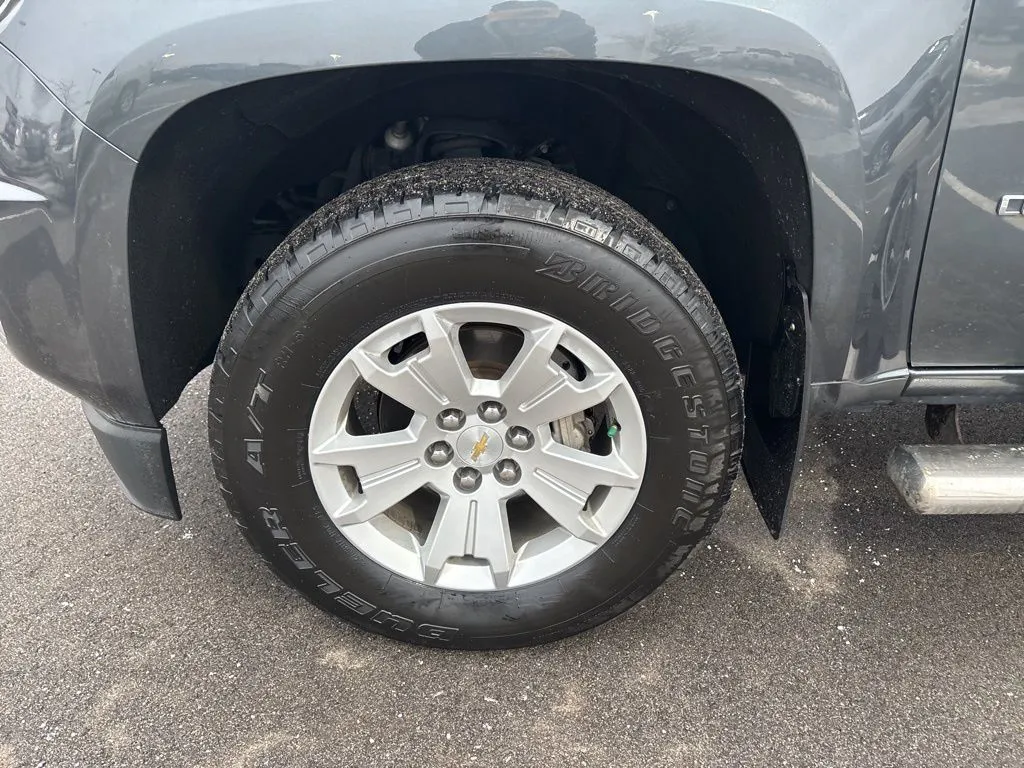 2016 Chevrolet Colorado LT photo 3