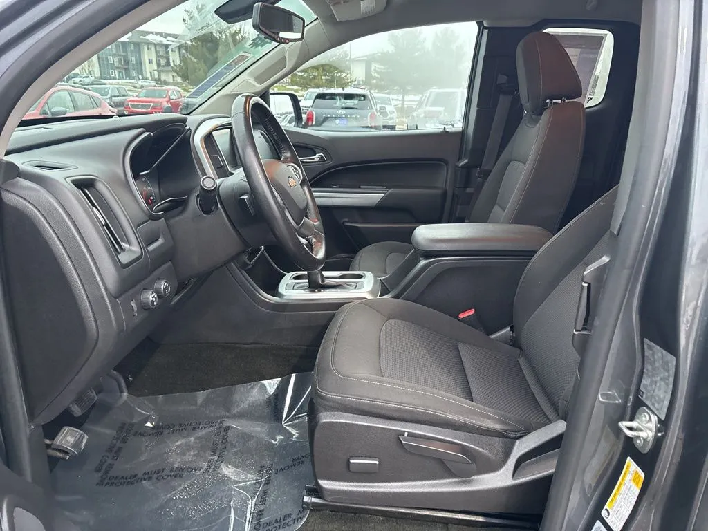2016 Chevrolet Colorado LT photo 4