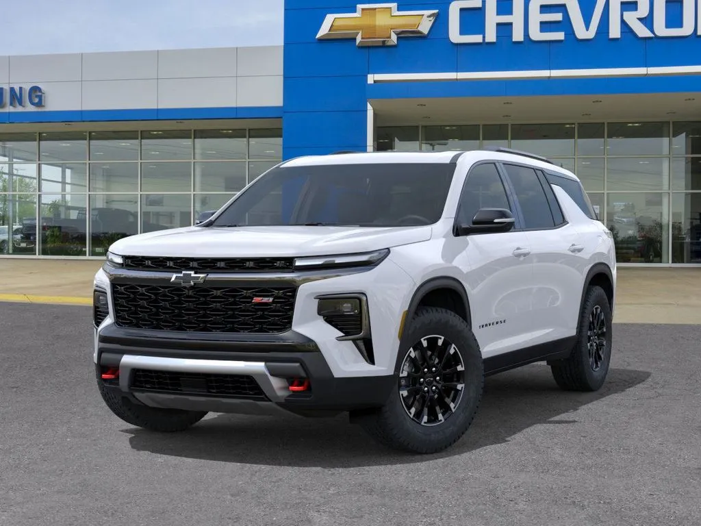 2026 Chevrolet Traverse Z71 photo 3