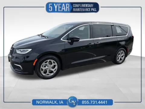 Black 2024 Chrysler Pacifica Limited for sale in Norwalk, IA